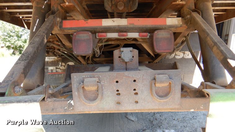 image for item DR1924 2007 Freightliner Business Class M2  rollback truck