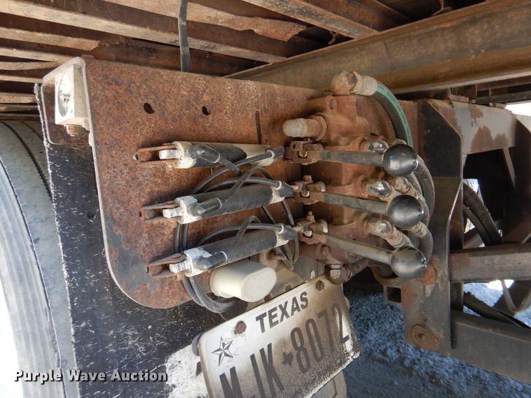 image for item DR1924 2007 Freightliner Business Class M2  rollback truck