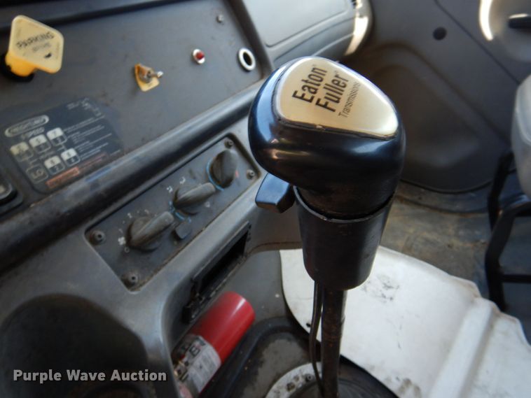 image for item DR1924 2007 Freightliner Business Class M2  rollback truck