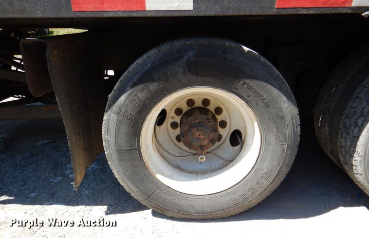 image for item DR1924 2007 Freightliner Business Class M2  rollback truck