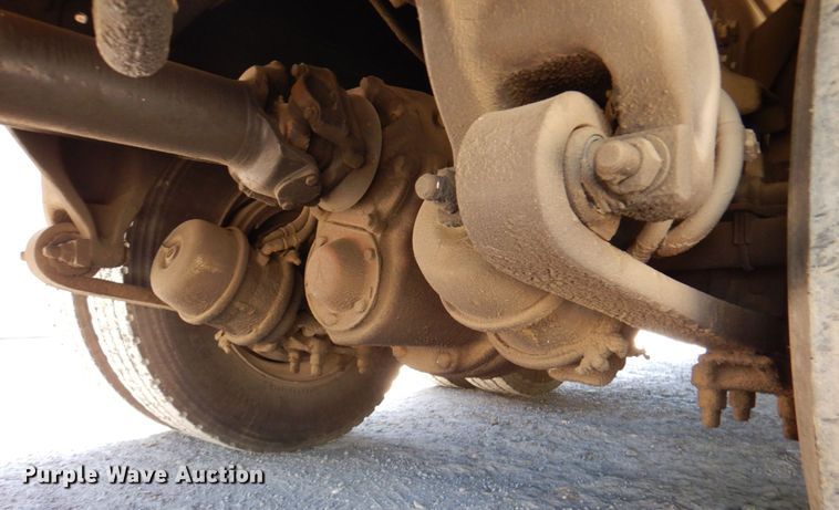 image for item DR1924 2007 Freightliner Business Class M2  rollback truck