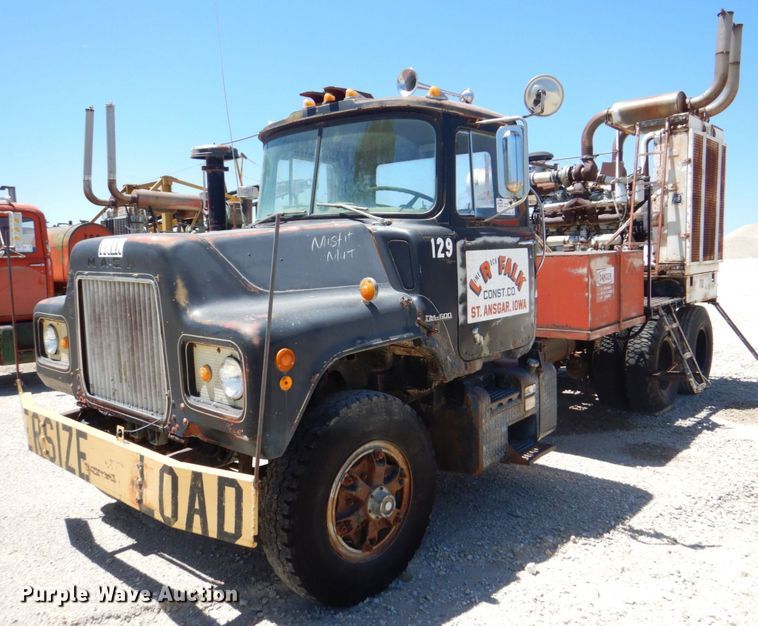 image for item DS8064 1972 Mack DM600  truck cab and chassis with auxiliary power unit