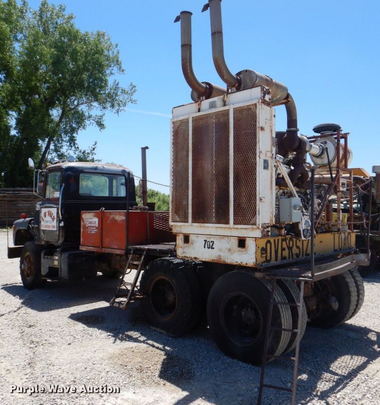 image for item DS8064 1972 Mack DM600  truck cab and chassis with auxiliary power unit