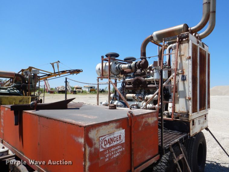 image for item DS8064 1972 Mack DM600  truck cab and chassis with auxiliary power unit