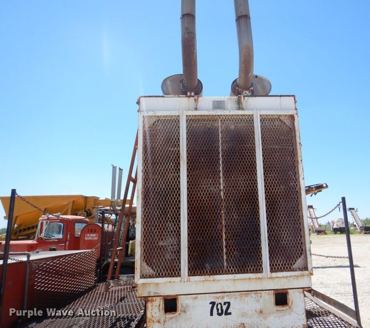 image for item DS8064 1972 Mack DM600  truck cab and chassis with auxiliary power unit