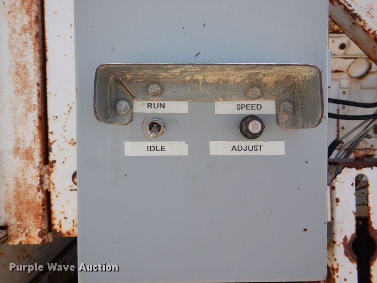 image for item DS8064 1972 Mack DM600  truck cab and chassis with auxiliary power unit