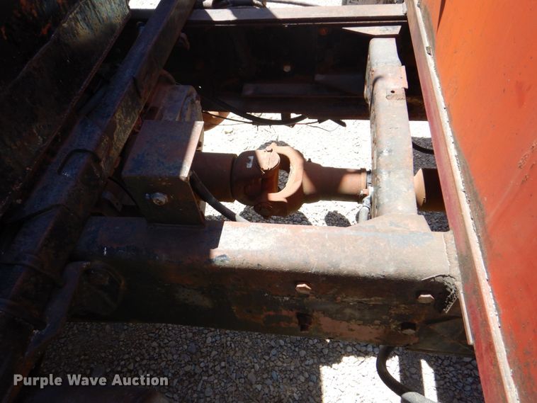 image for item DS8064 1972 Mack DM600  truck cab and chassis with auxiliary power unit