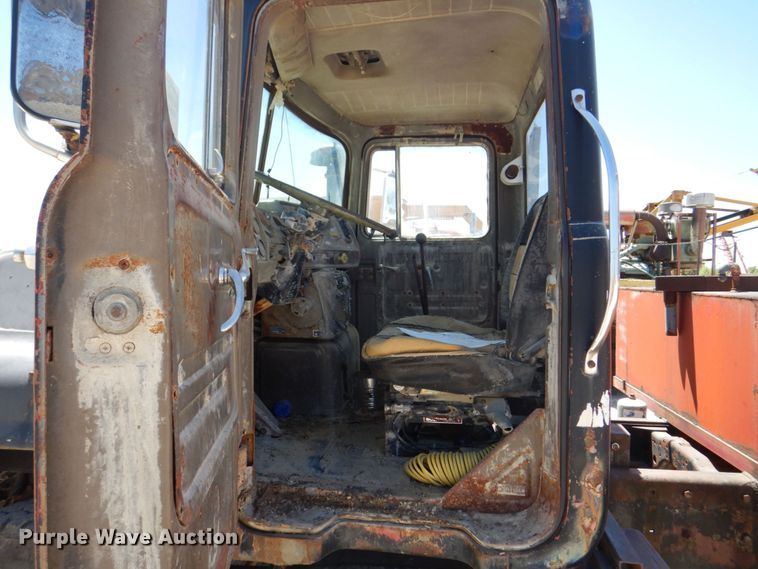 image for item DS8064 1972 Mack DM600  truck cab and chassis with auxiliary power unit