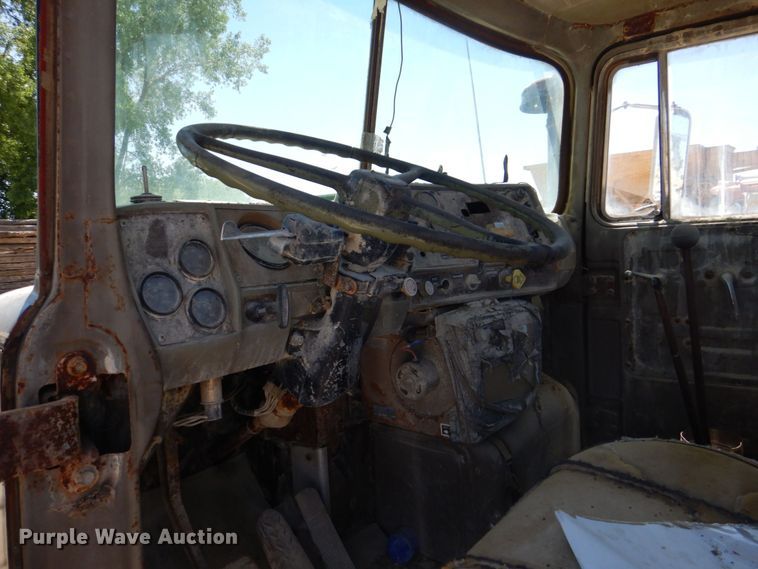 image for item DS8064 1972 Mack DM600  truck cab and chassis with auxiliary power unit