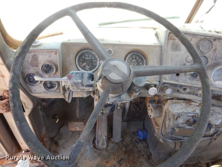 image for item DS8064 1972 Mack DM600  truck cab and chassis with auxiliary power unit