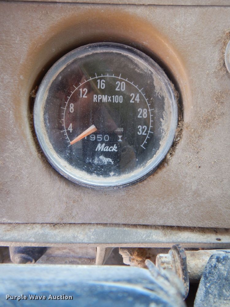 image for item DS8064 1972 Mack DM600  truck cab and chassis with auxiliary power unit