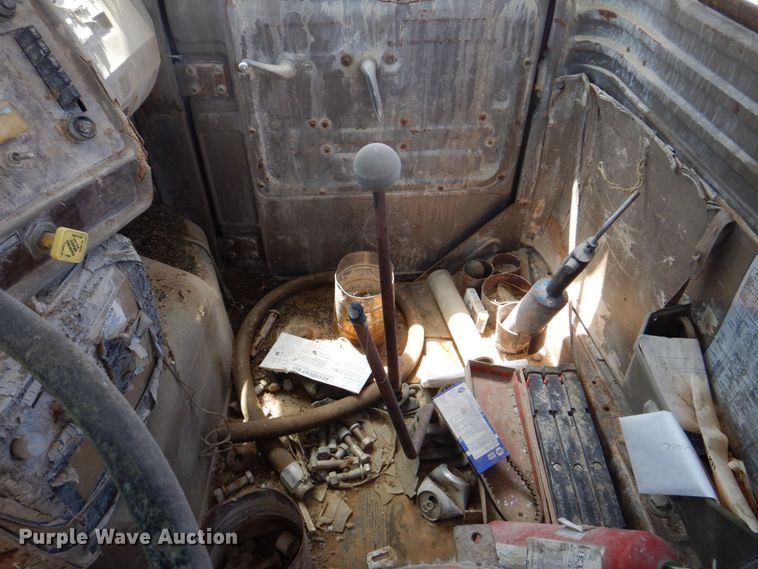 image for item DS8064 1972 Mack DM600  truck cab and chassis with auxiliary power unit