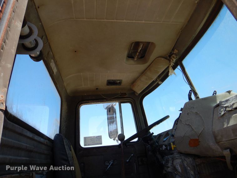 image for item DS8064 1972 Mack DM600  truck cab and chassis with auxiliary power unit