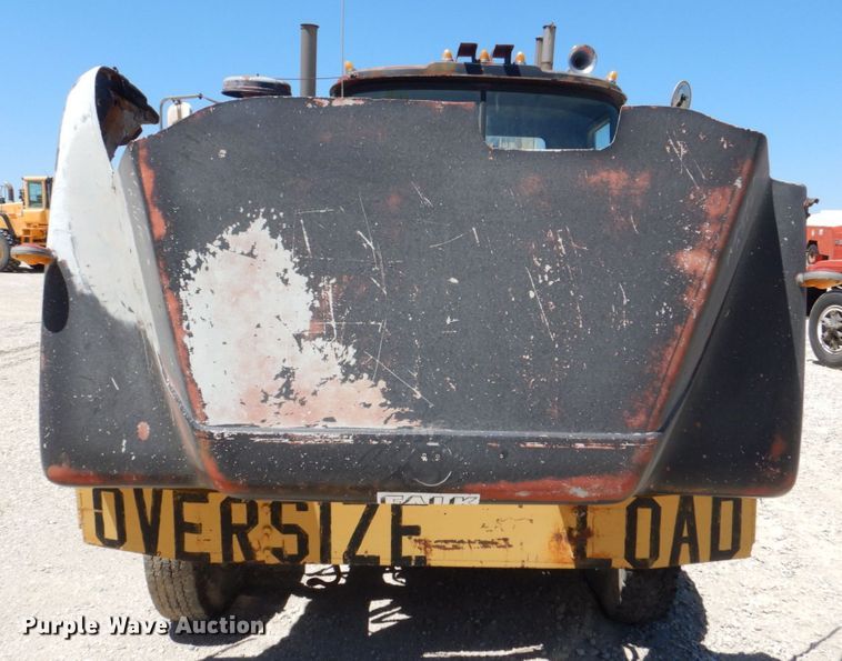 image for item DS8064 1972 Mack DM600  truck cab and chassis with auxiliary power unit