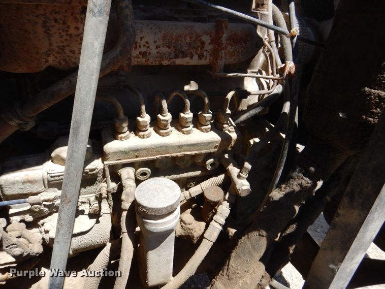 image for item DS8064 1972 Mack DM600  truck cab and chassis with auxiliary power unit