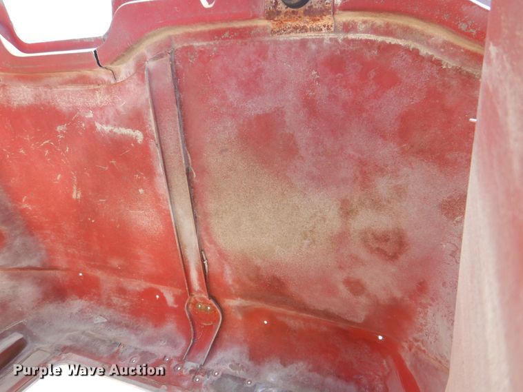 image for item DS8064 1972 Mack DM600  truck cab and chassis with auxiliary power unit