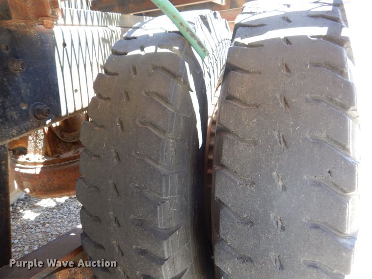 image for item DS8064 1972 Mack DM600  truck cab and chassis with auxiliary power unit