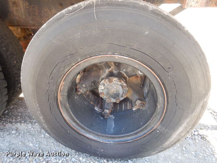 image for item DS8064 1972 Mack DM600  truck cab and chassis with auxiliary power unit