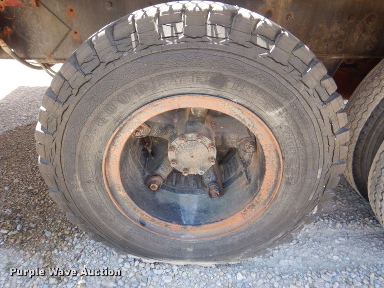 image for item DS8064 1972 Mack DM600  truck cab and chassis with auxiliary power unit