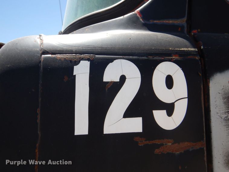 image for item DS8064 1972 Mack DM600  truck cab and chassis with auxiliary power unit