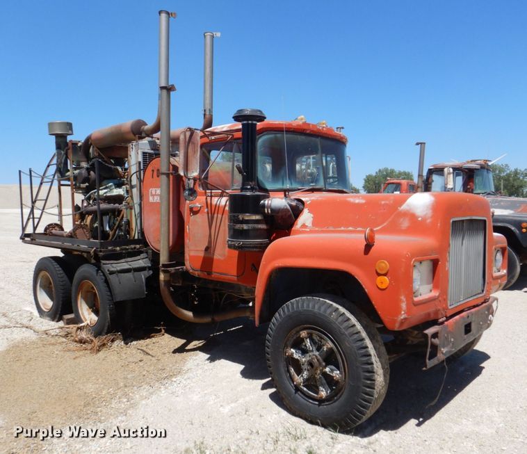 image for item DS8065 1971 Mack R685ST  truck cab and chassis with auxiliary power unit