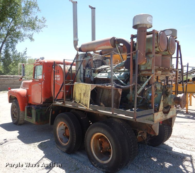 image for item DS8065 1971 Mack R685ST  truck cab and chassis with auxiliary power unit
