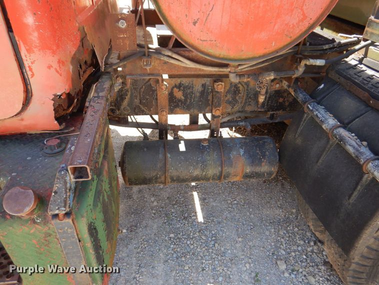 image for item DS8065 1971 Mack R685ST  truck cab and chassis with auxiliary power unit