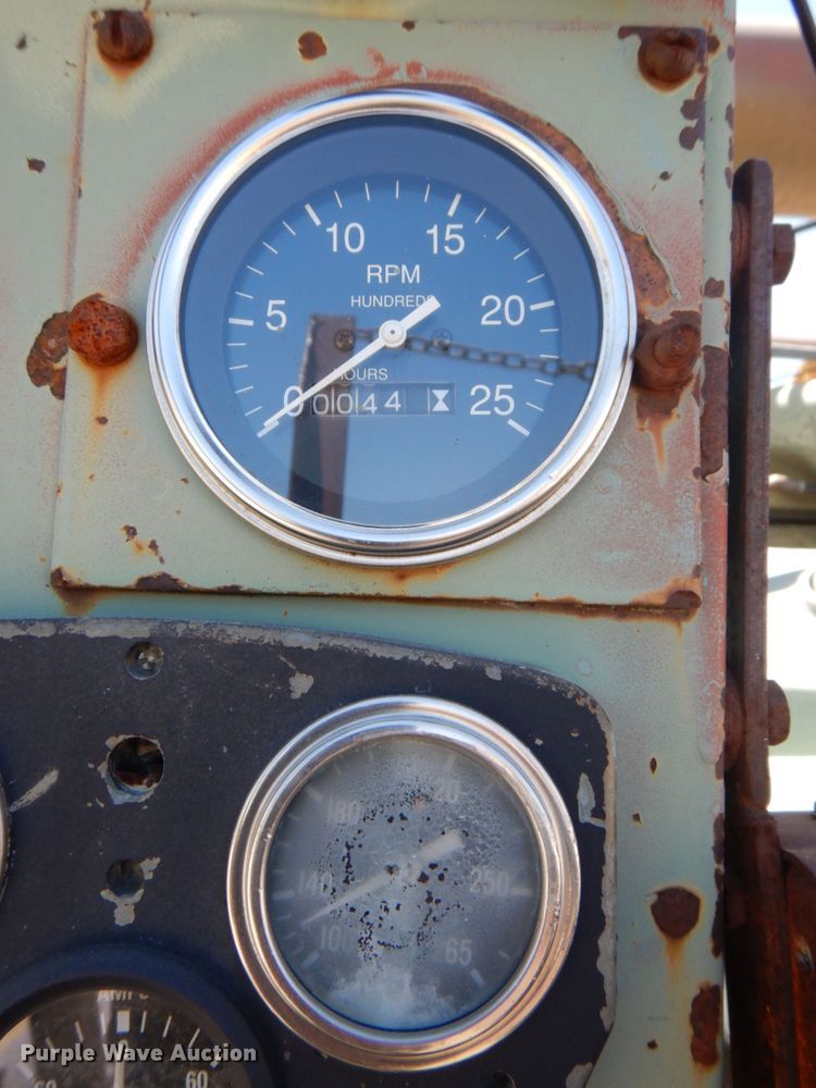 image for item DS8065 1971 Mack R685ST  truck cab and chassis with auxiliary power unit