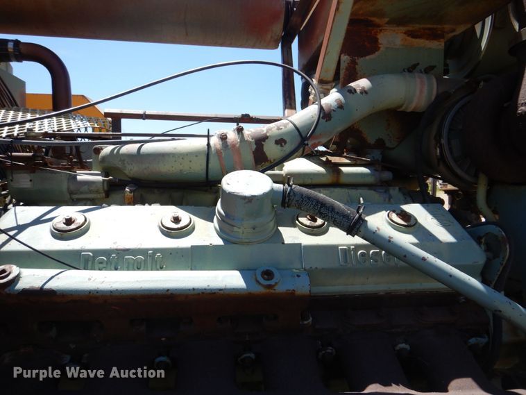 image for item DS8065 1971 Mack R685ST  truck cab and chassis with auxiliary power unit