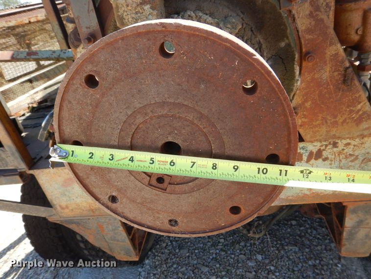 image for item DS8065 1971 Mack R685ST  truck cab and chassis with auxiliary power unit