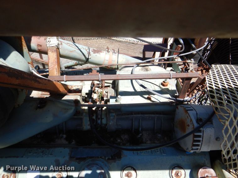 image for item DS8065 1971 Mack R685ST  truck cab and chassis with auxiliary power unit