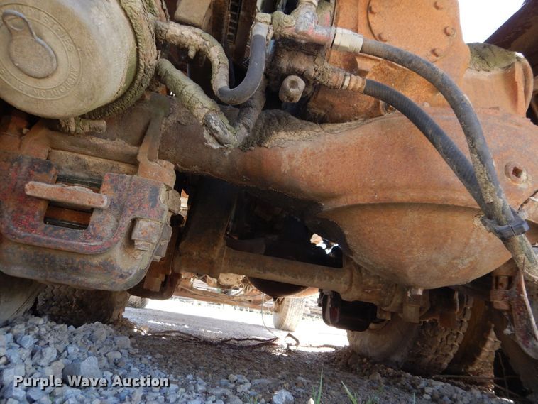 image for item DS8065 1971 Mack R685ST  truck cab and chassis with auxiliary power unit