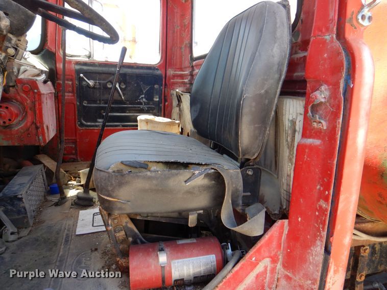 image for item DS8065 1971 Mack R685ST  truck cab and chassis with auxiliary power unit