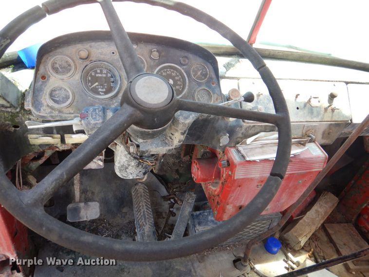 image for item DS8065 1971 Mack R685ST  truck cab and chassis with auxiliary power unit