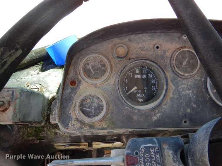 image for item DS8065 1971 Mack R685ST  truck cab and chassis with auxiliary power unit