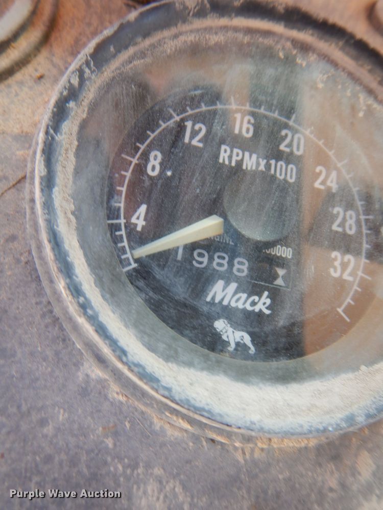 image for item DS8065 1971 Mack R685ST  truck cab and chassis with auxiliary power unit