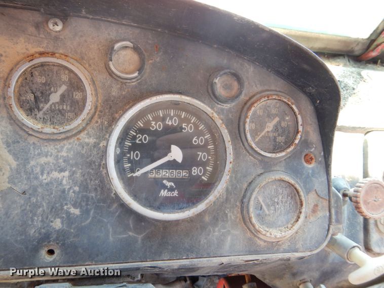 image for item DS8065 1971 Mack R685ST  truck cab and chassis with auxiliary power unit