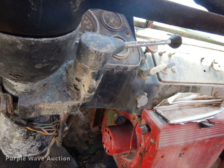 image for item DS8065 1971 Mack R685ST  truck cab and chassis with auxiliary power unit