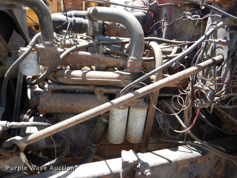 image for item DS8065 1971 Mack R685ST  truck cab and chassis with auxiliary power unit