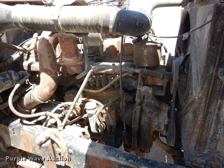 image for item DS8065 1971 Mack R685ST  truck cab and chassis with auxiliary power unit