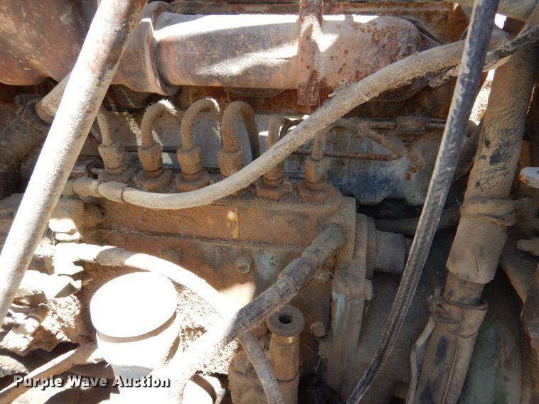 image for item DS8065 1971 Mack R685ST  truck cab and chassis with auxiliary power unit