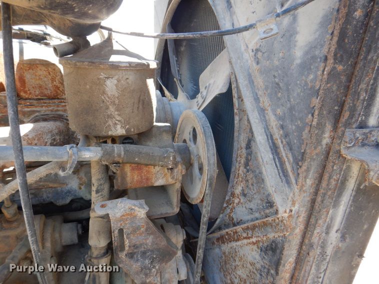 image for item DS8065 1971 Mack R685ST  truck cab and chassis with auxiliary power unit