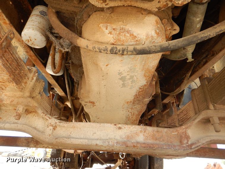 image for item DS8065 1971 Mack R685ST  truck cab and chassis with auxiliary power unit