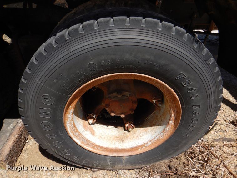 image for item DS8065 1971 Mack R685ST  truck cab and chassis with auxiliary power unit