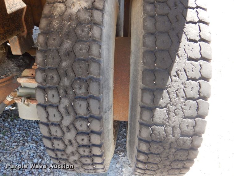 image for item DS8065 1971 Mack R685ST  truck cab and chassis with auxiliary power unit