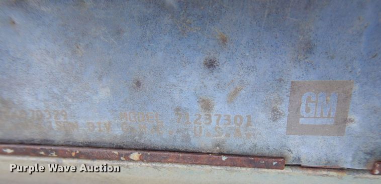 image for item DS8065 1971 Mack R685ST  truck cab and chassis with auxiliary power unit