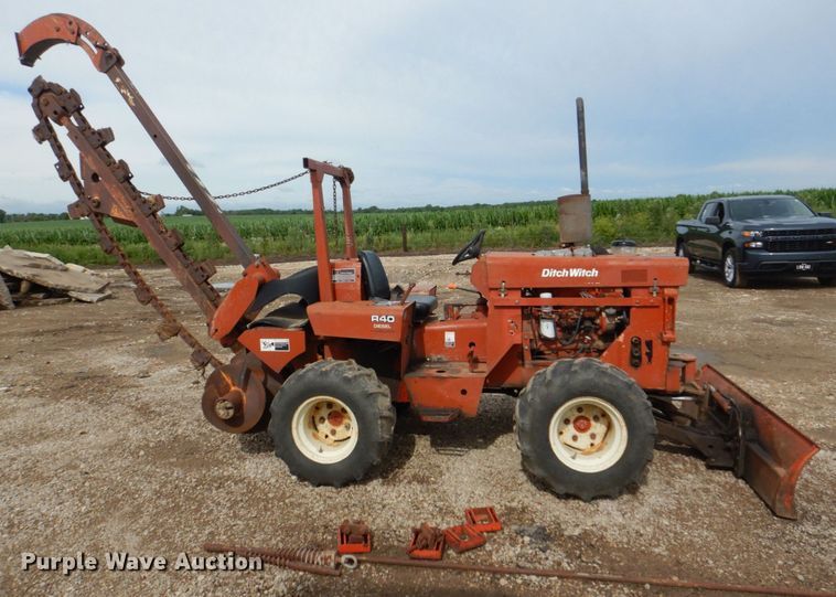 image for item DS8079 Ditch Witch R40D  trencher