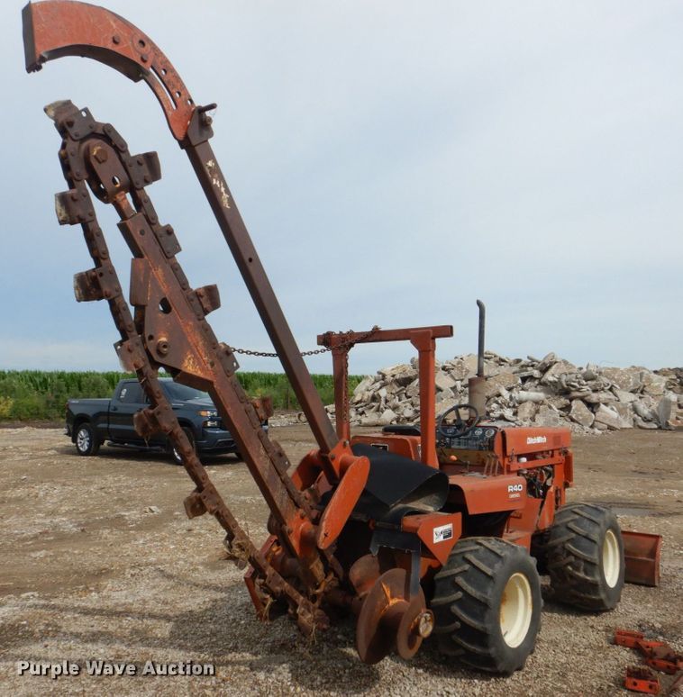 image for item DS8079 Ditch Witch R40D  trencher