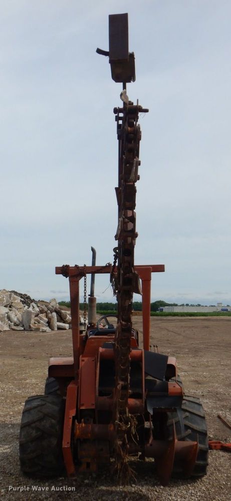 image for item DS8079 Ditch Witch R40D  trencher