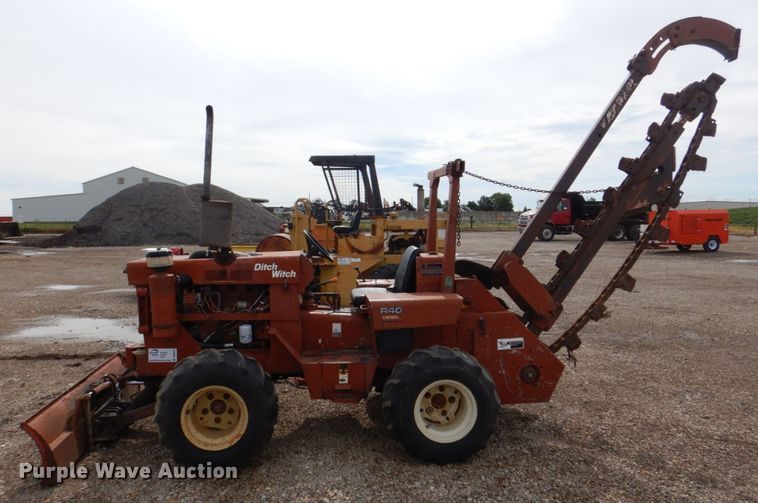 image for item DS8079 Ditch Witch R40D  trencher